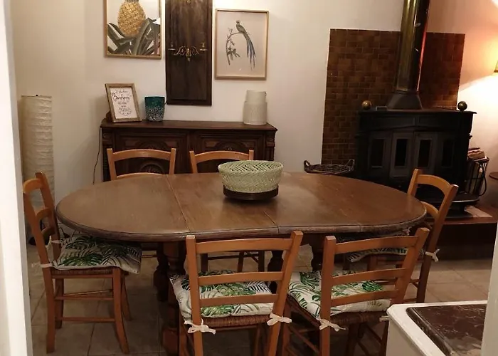 Maison entre relooking et modernité dans un cadre verdoyant pour amoureux de grands espaces