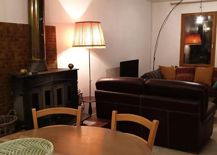 Maison entre relooking et modernité dans un cadre verdoyant pour amoureux de grands espaces