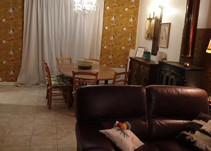Maison entre relooking et modernité dans un cadre verdoyant pour amoureux de grands espaces